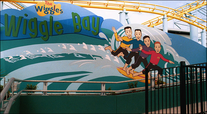 wiggle bay mural