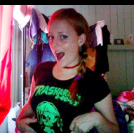 I don't know who this is but she's wearing the arkhamhaus designed SpineGrrl T-shirt